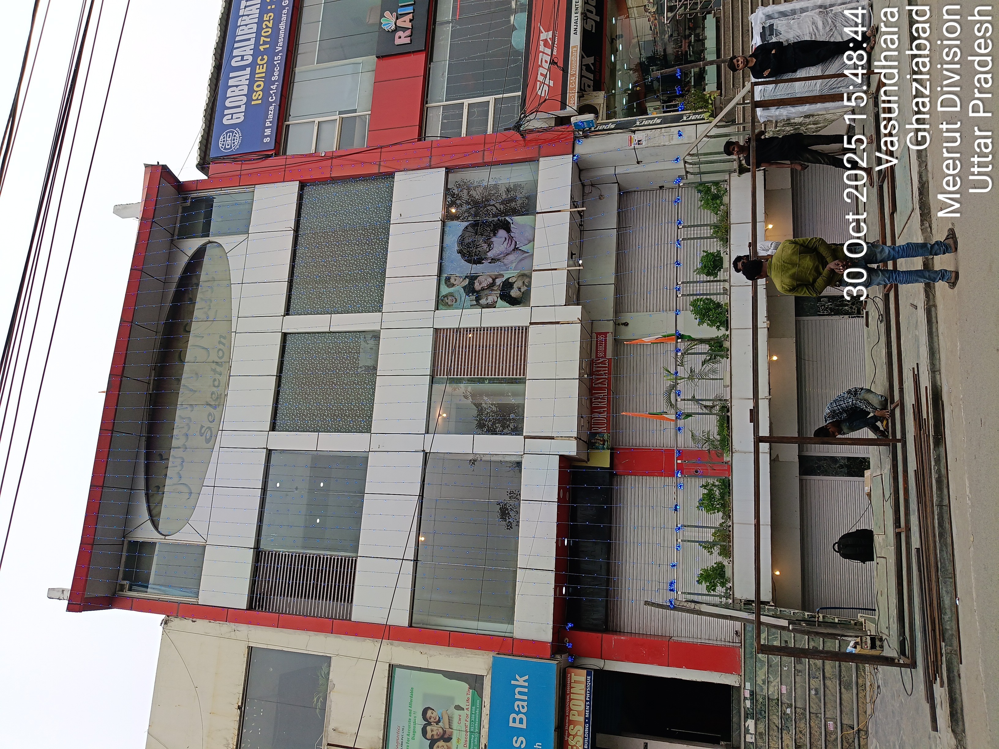 2 bhk flat for auction in Vasundhara Ghaziabad